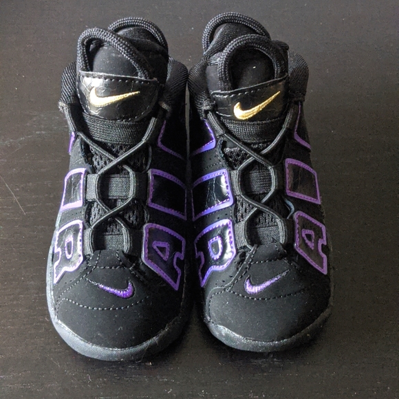 Black & Action Grape-White Nike Air More Uptempo (TD) - Picture 2 of 5